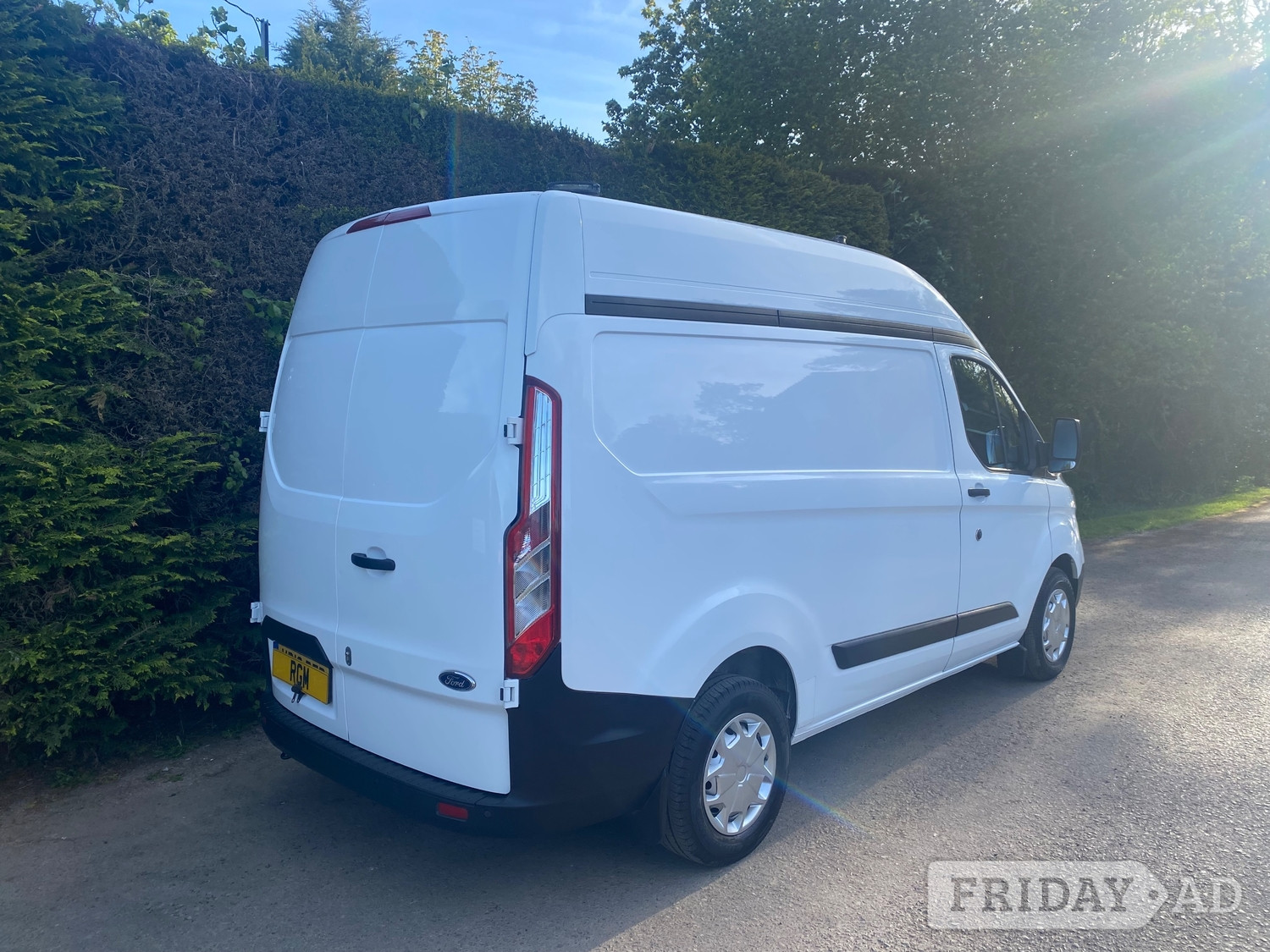 [ berth ]Ford Transit Custom