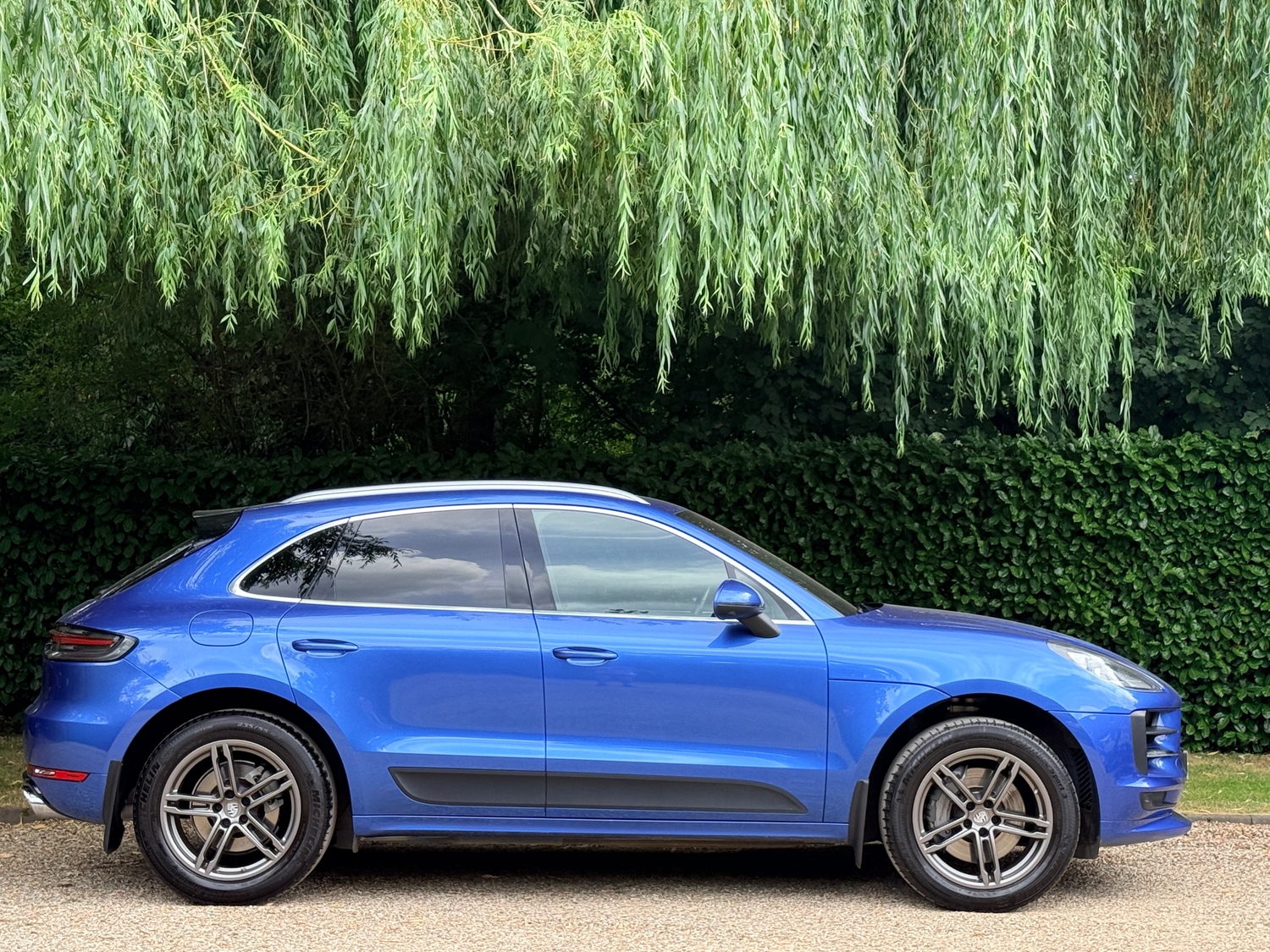 [ berth ]Porsche Macan