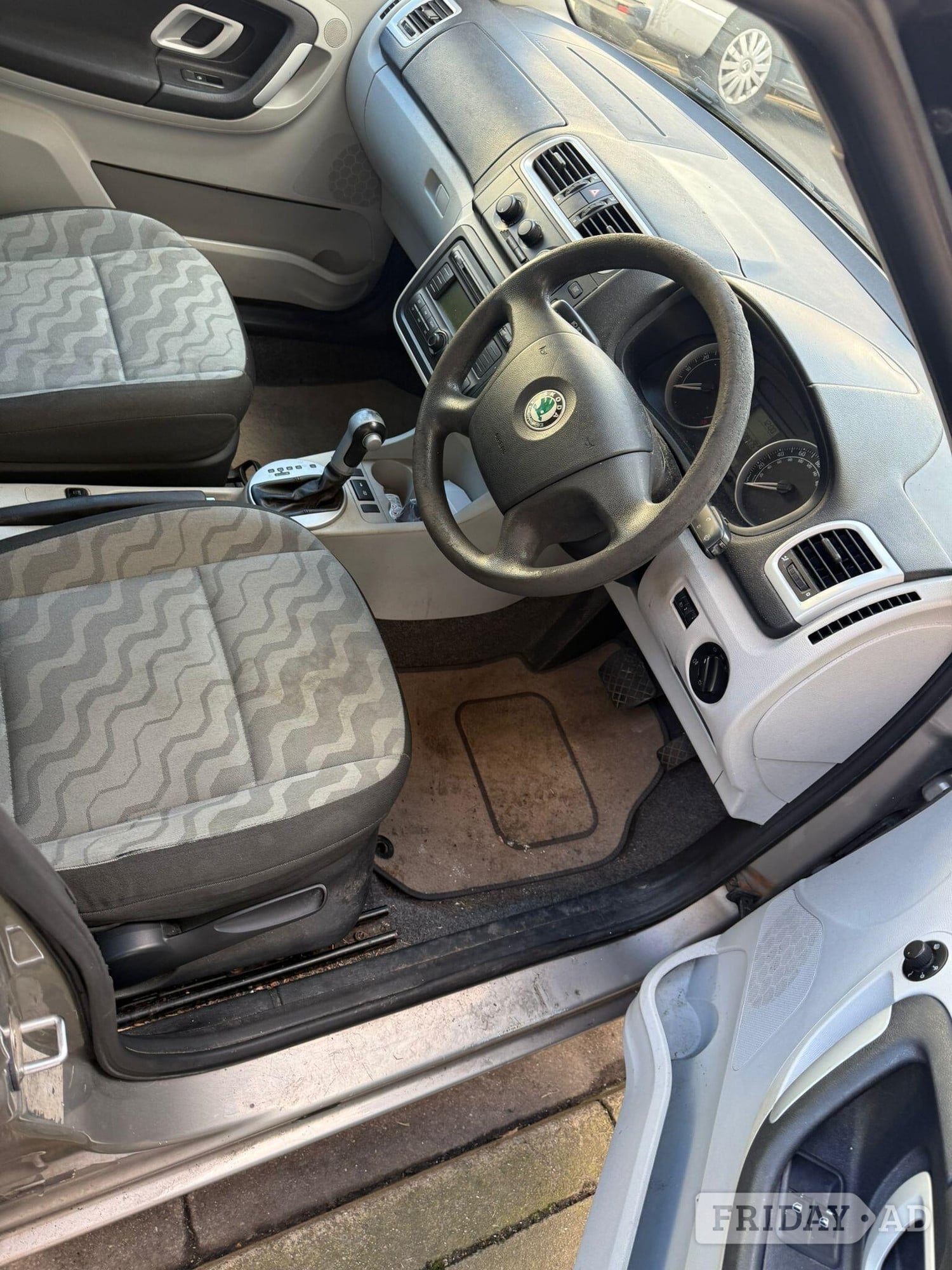 Skoda Roomster 2008 - Cars