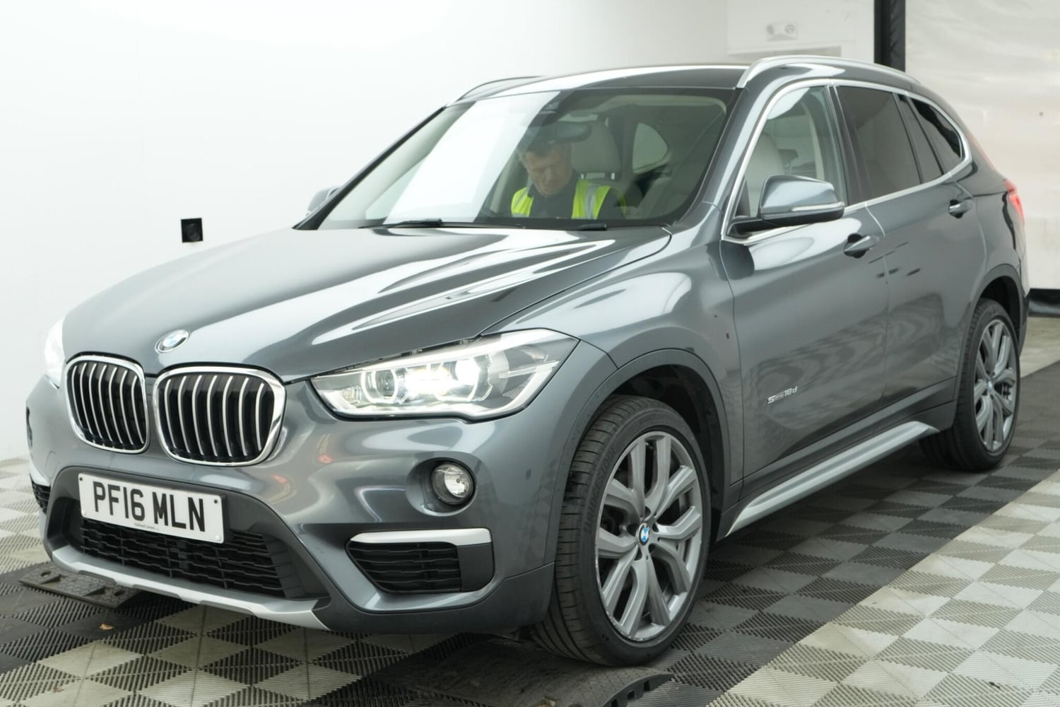 [ berth ]BMW X1