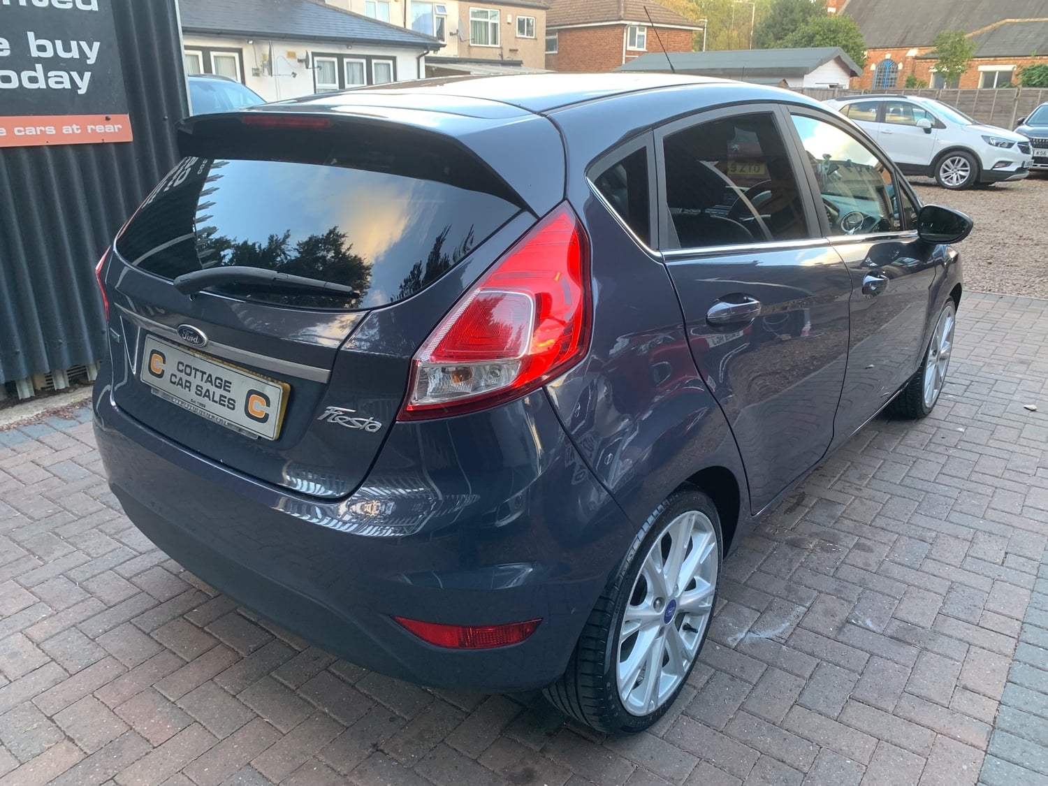 [ berth ]Ford Fiesta