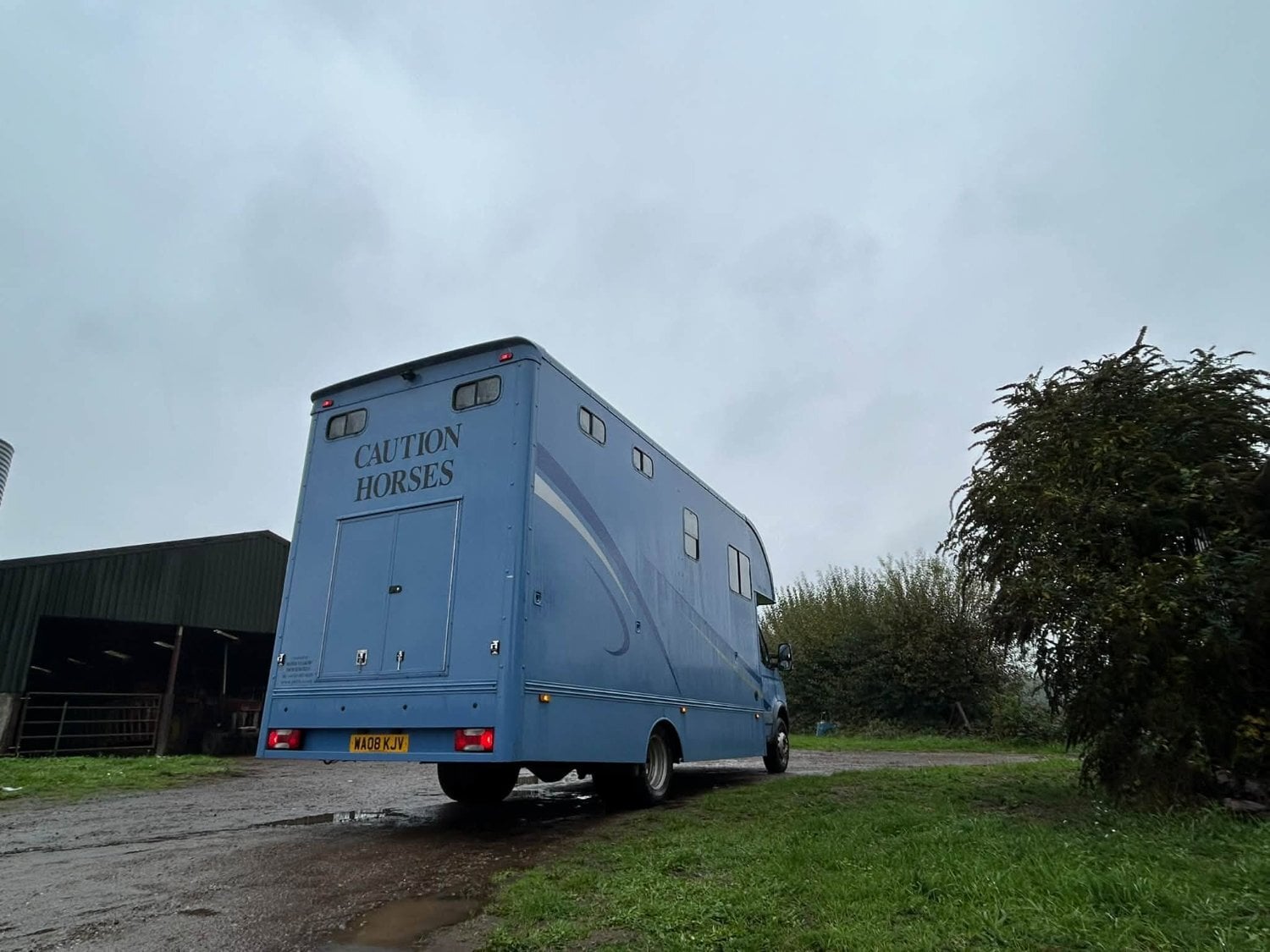 [ berth ]Peper Harow Trophy Twin LWB