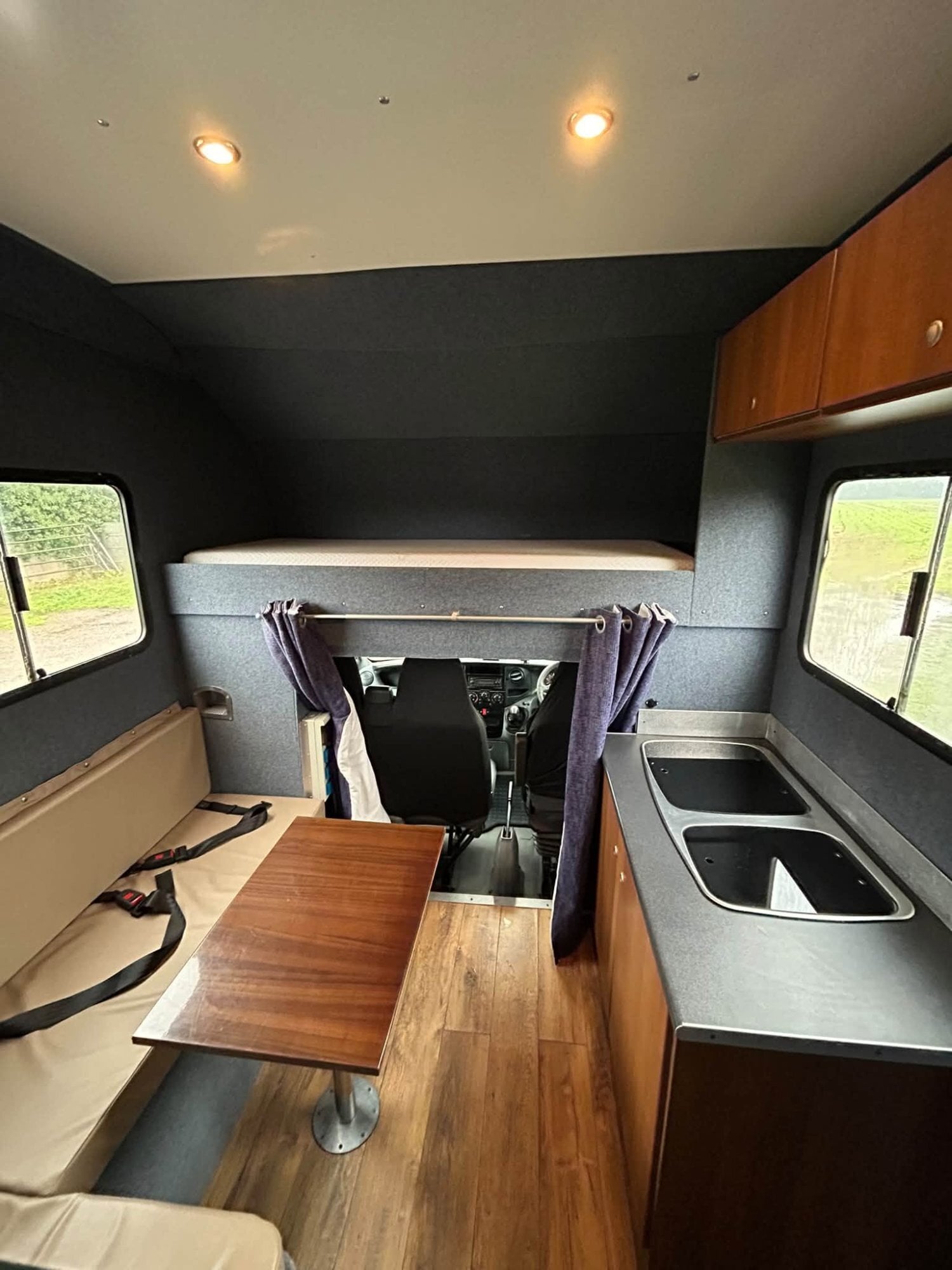 Peper Harow Trophy Twin LWB Iveco Horsebox - Trailers & Horseboxes