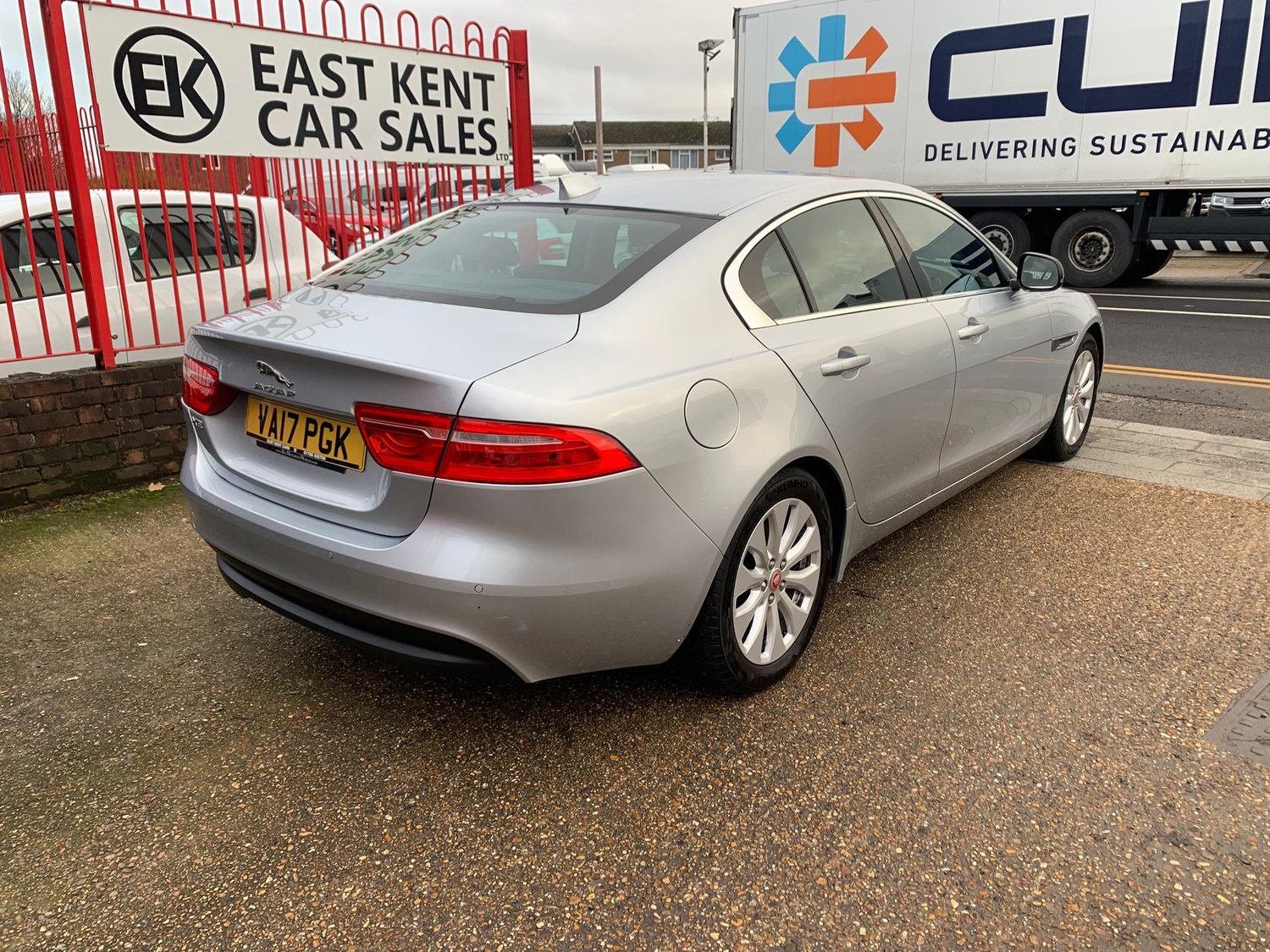 Jaguar XE 2017 - Cars