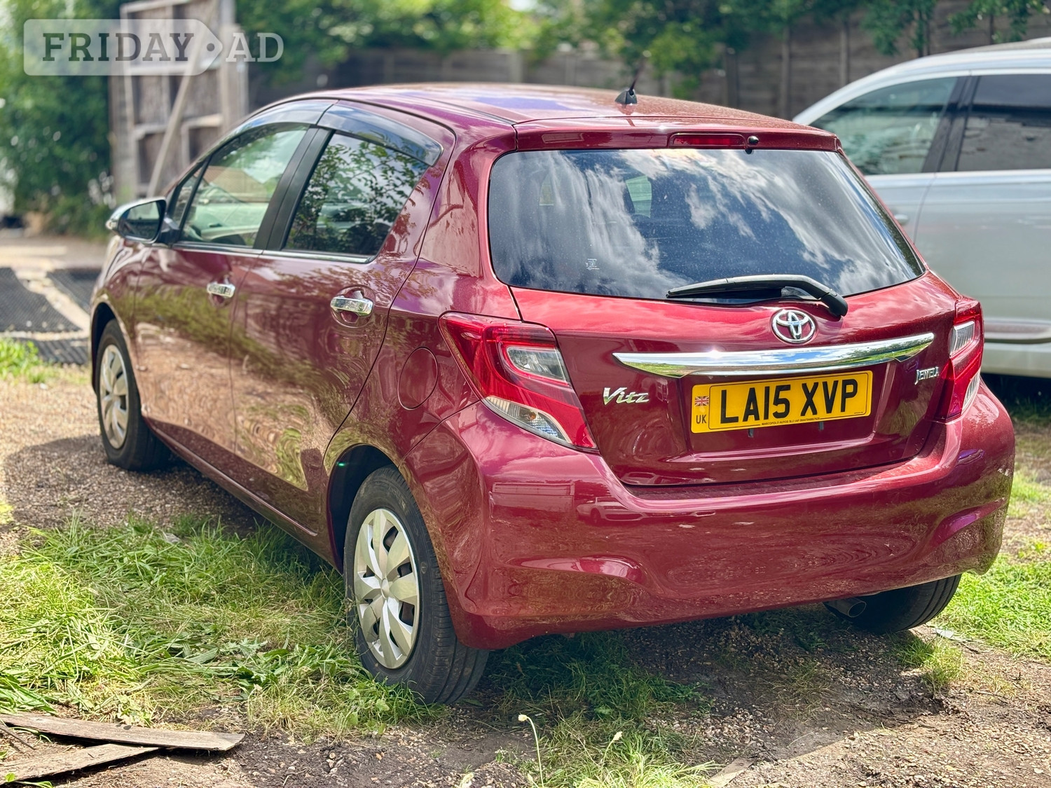 Toyota Yaris 2015 - Cars