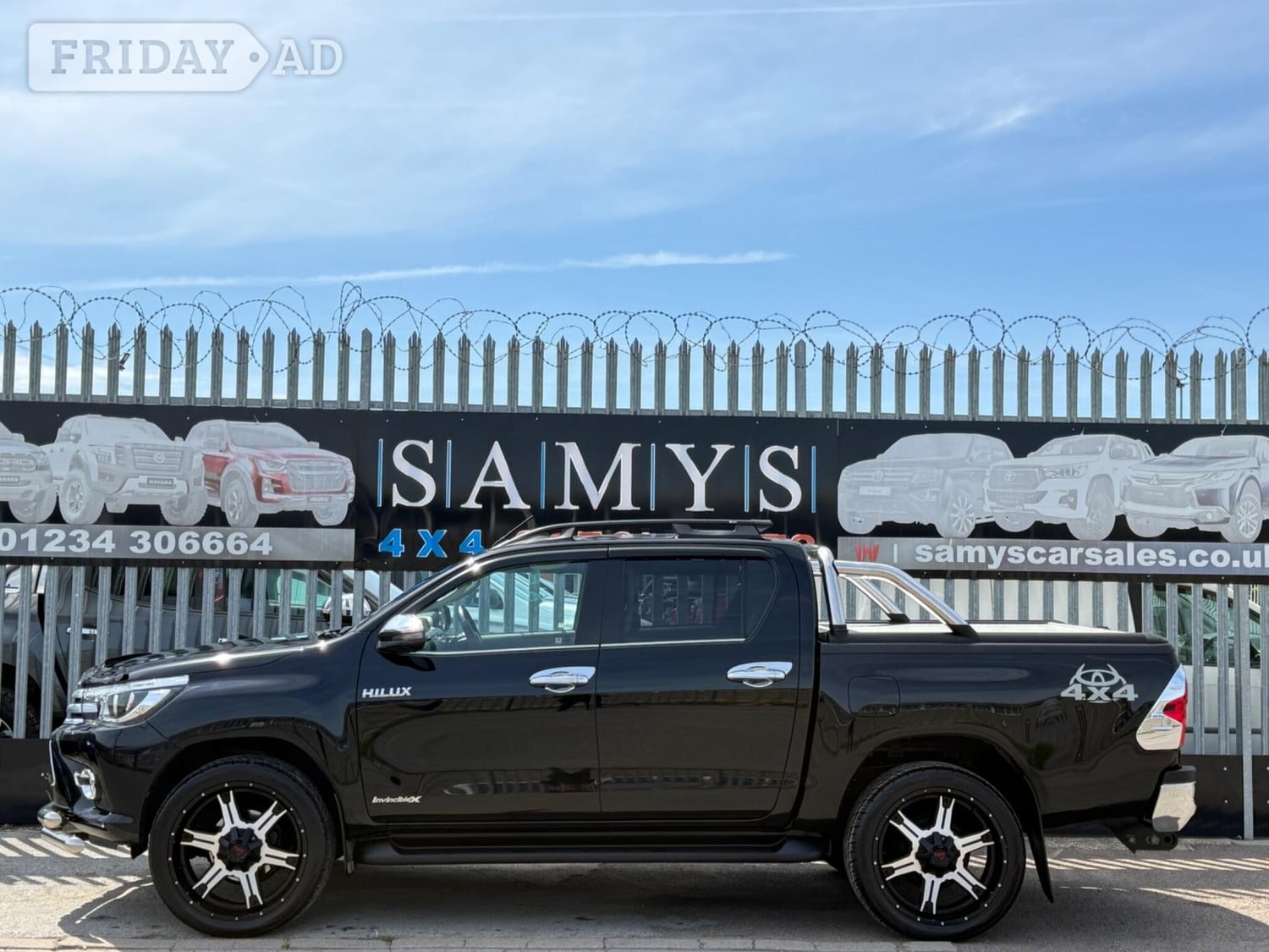 Toyota Hilux 2018 - Vans & Commercial Vehicles in Bedford