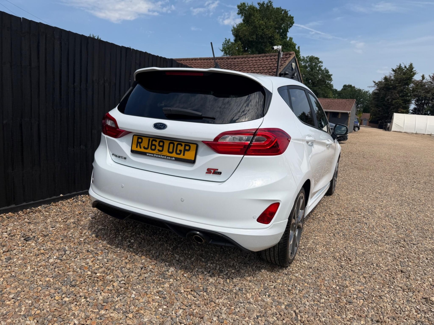 [ berth ]Ford Fiesta