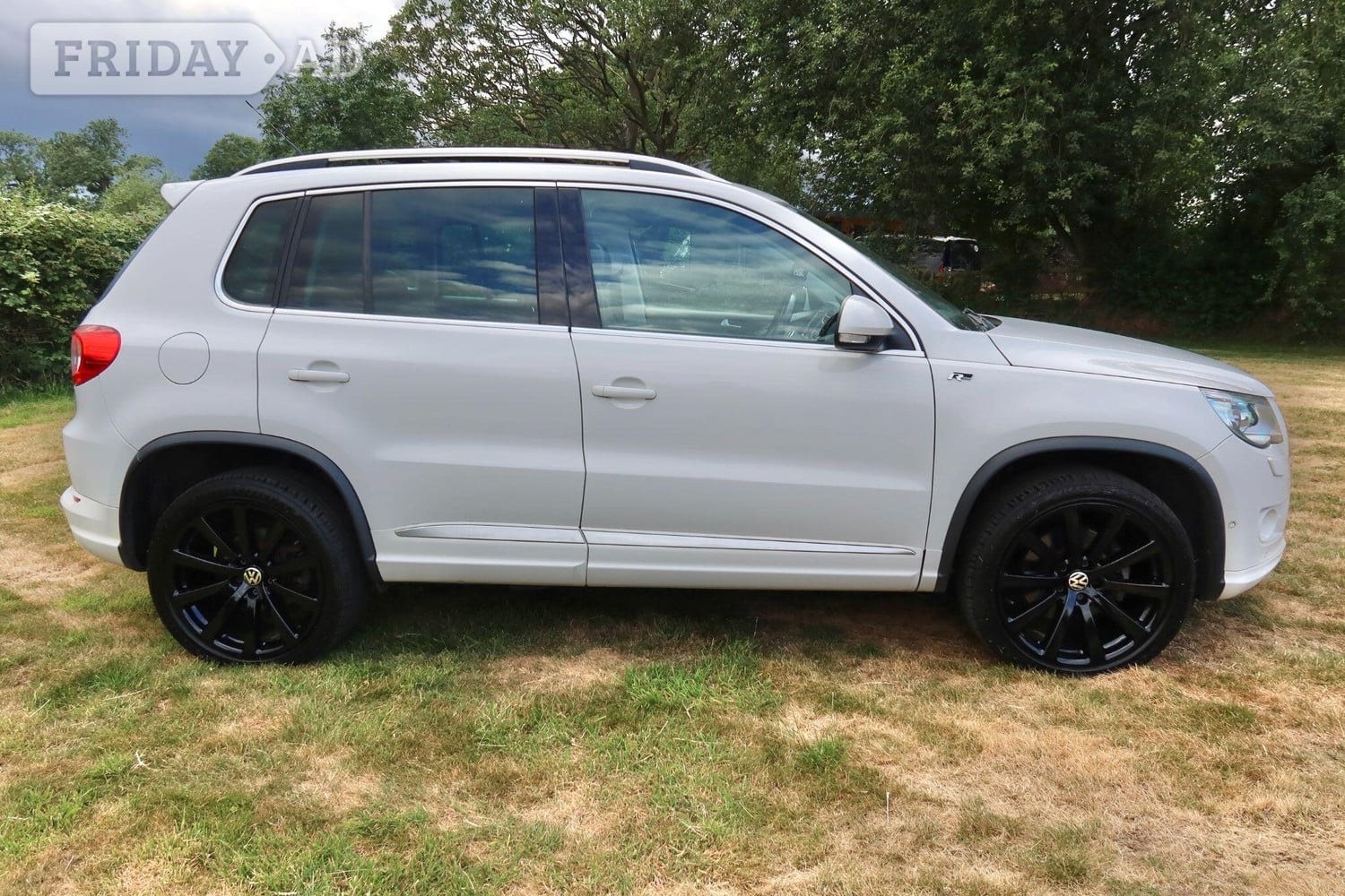 Volkswagen Tiguan 2011 - Cars