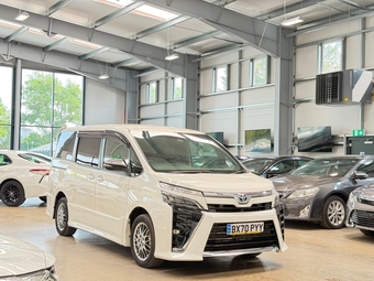 Toyota Voxy 2020
