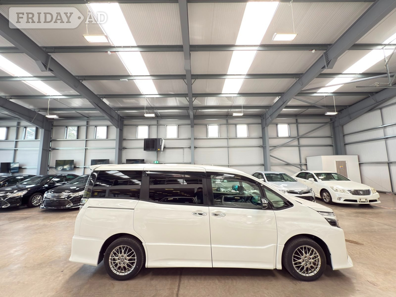 Toyota Voxy Reading