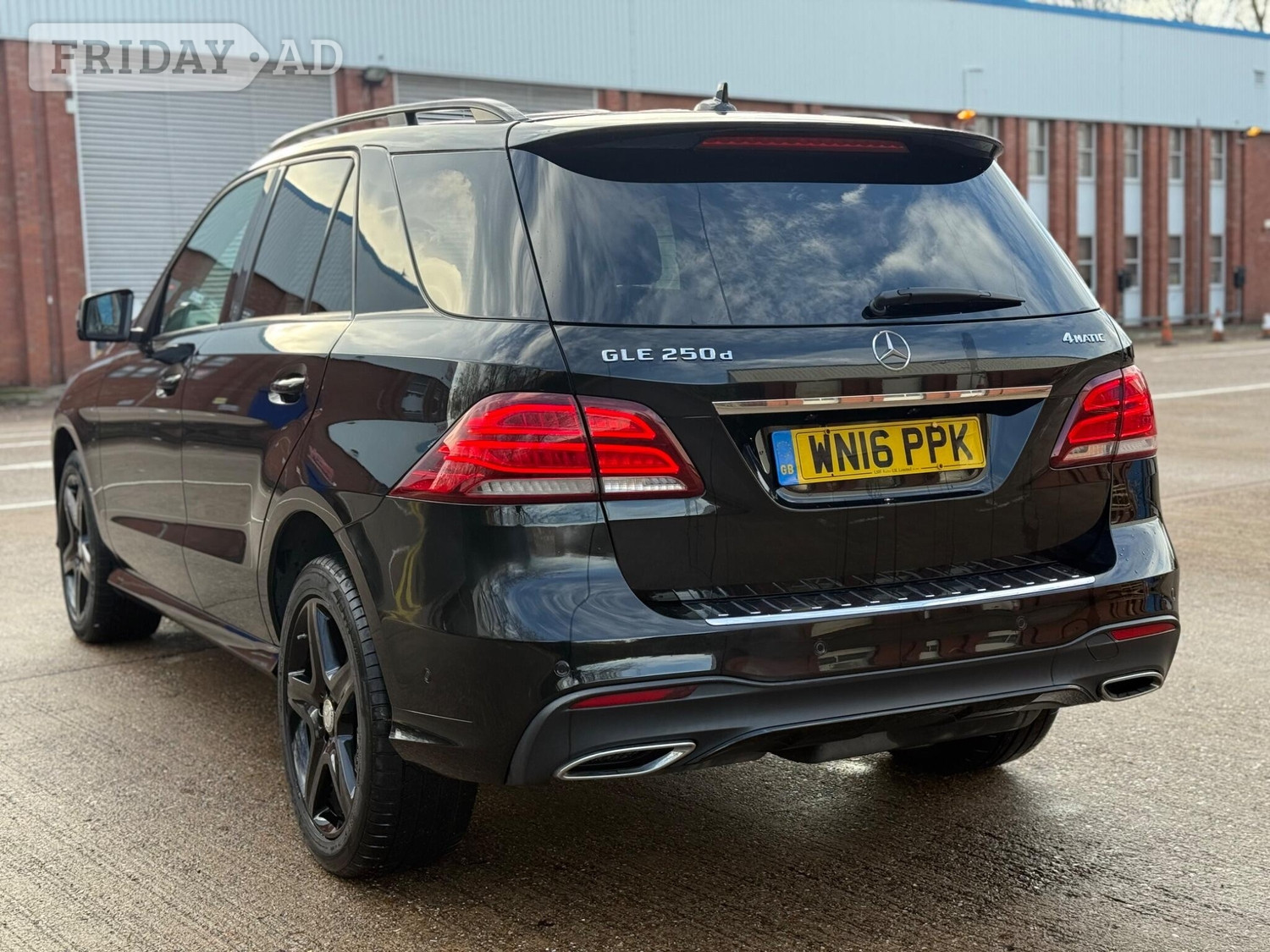 [ berth ]Mercedes-Benz GLE