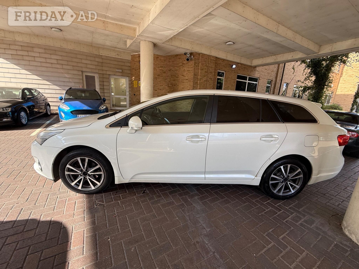 Toyota Avensis 2014 - Cars