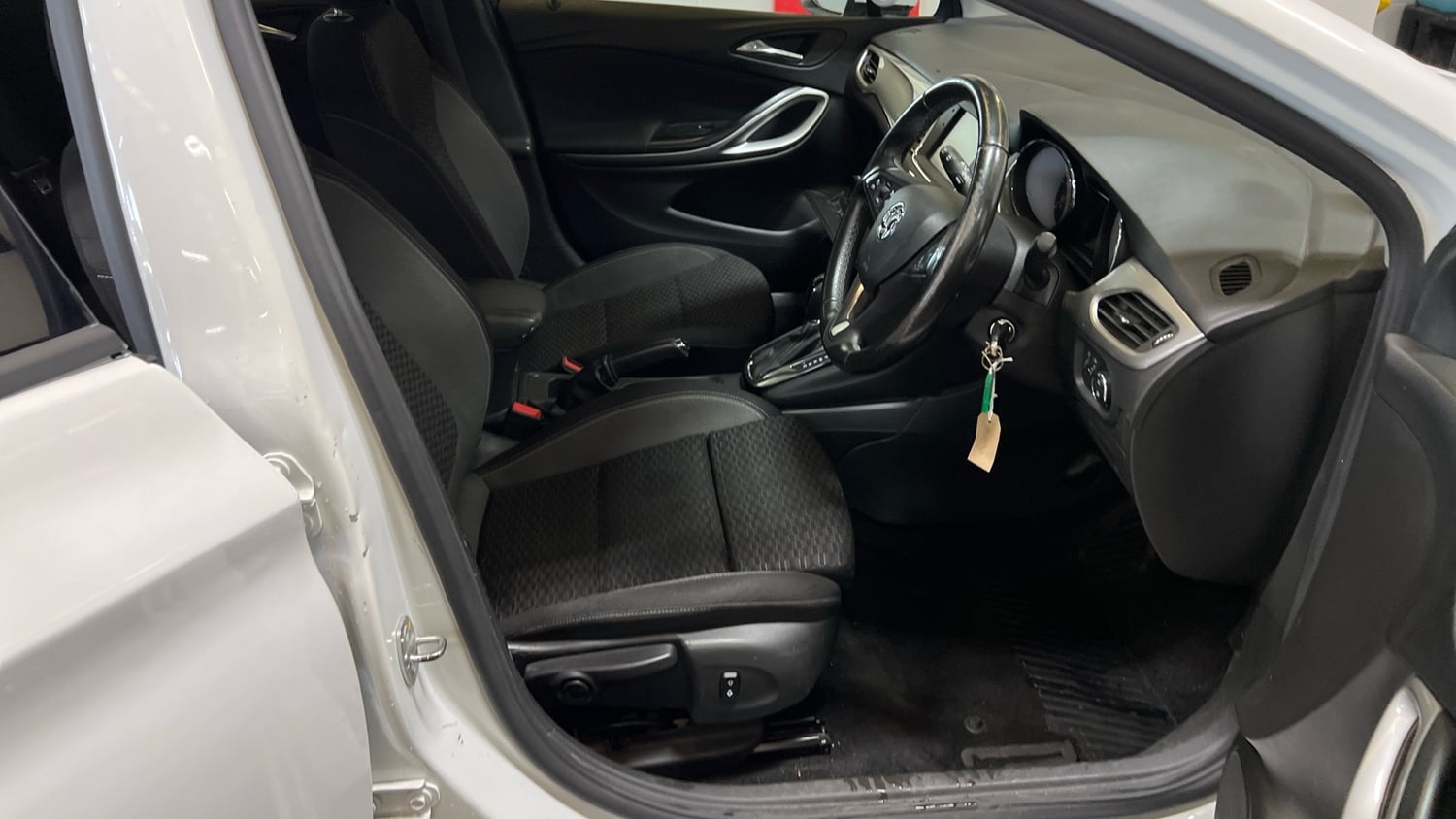 [ berth ]Vauxhall Astra