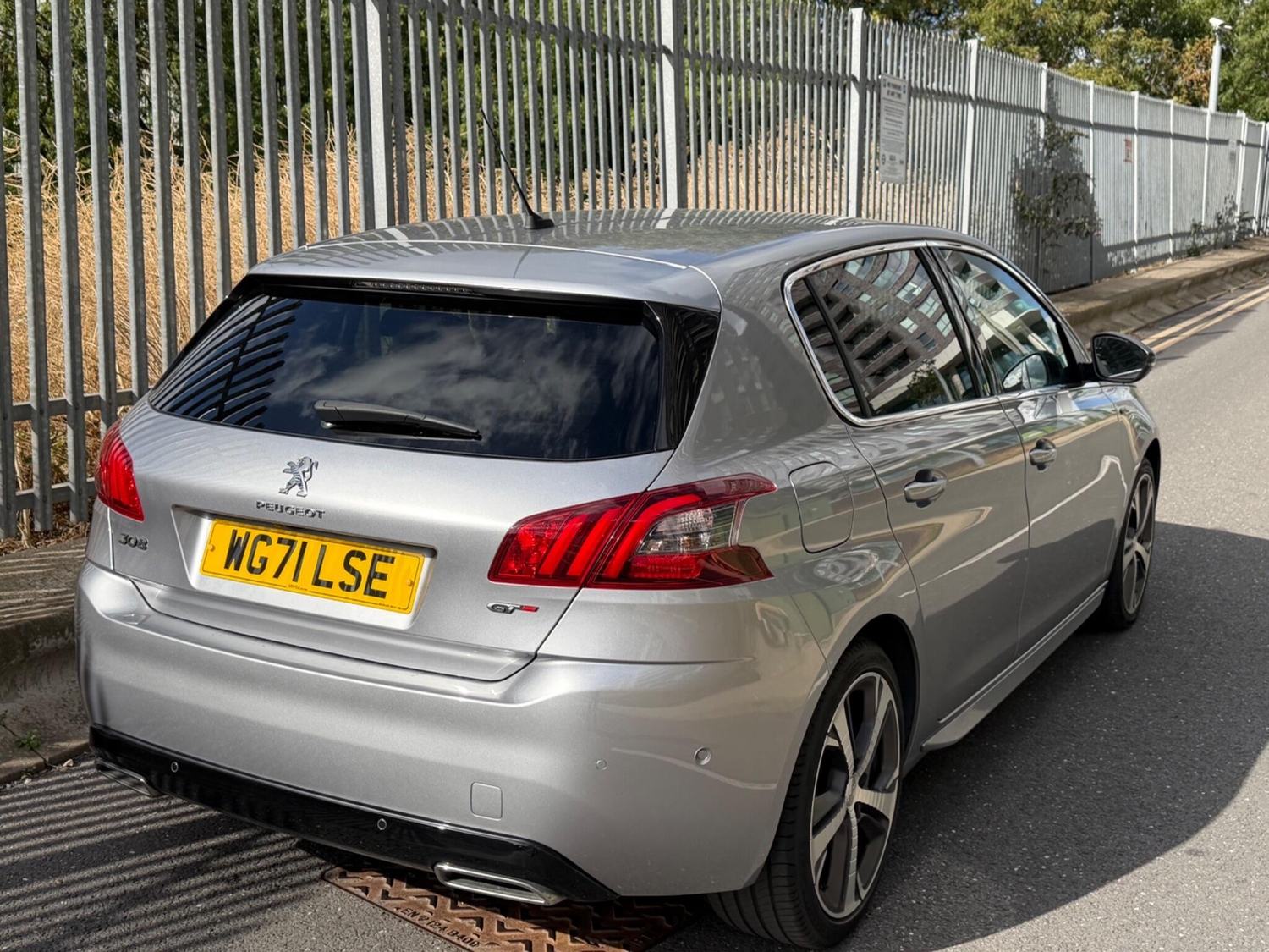 Peugeot 308 2021 - Cars in Brent
