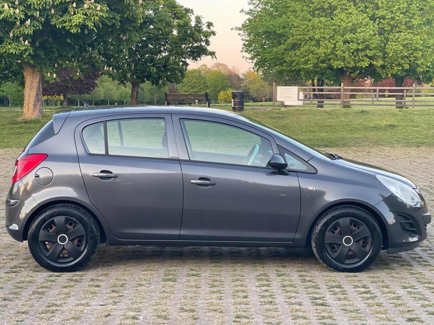 Vauxhall Corsa 2011 - Cars
