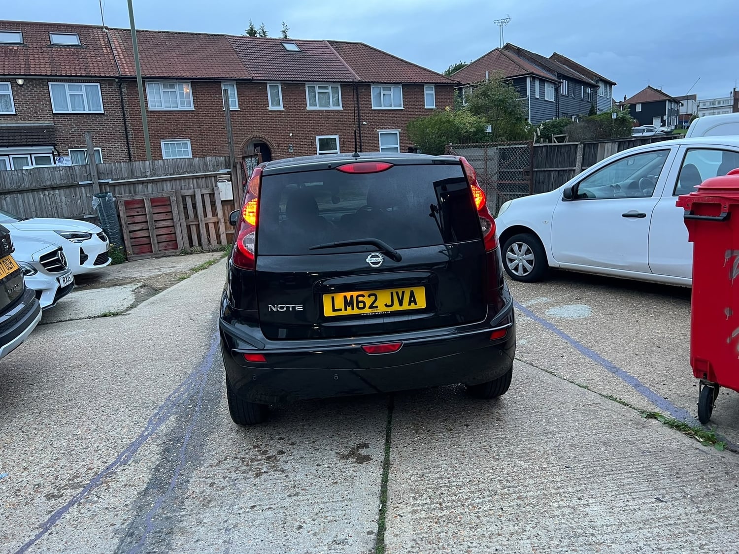 Nissan Note 2012 - Cars