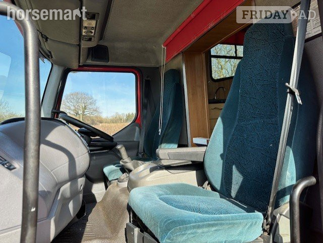 McPhie  DAF Horsebox - Trailers & Horseboxes