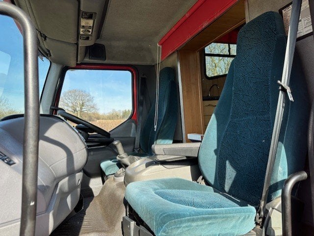 McPhie  DAF Horsebox - Trailers & Horseboxes