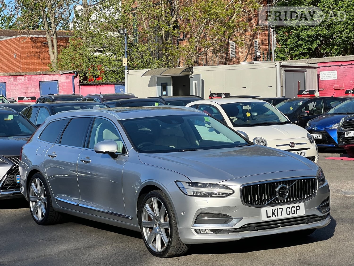 Volvo V90 2017 in Brent