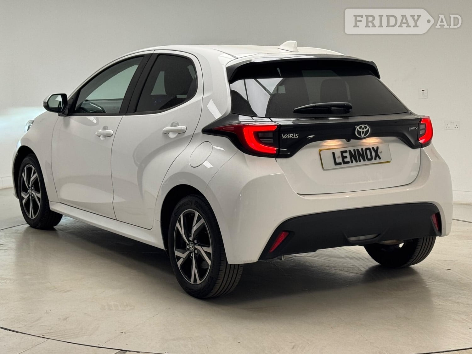 Toyota Yaris 2024 - Cars in Brent