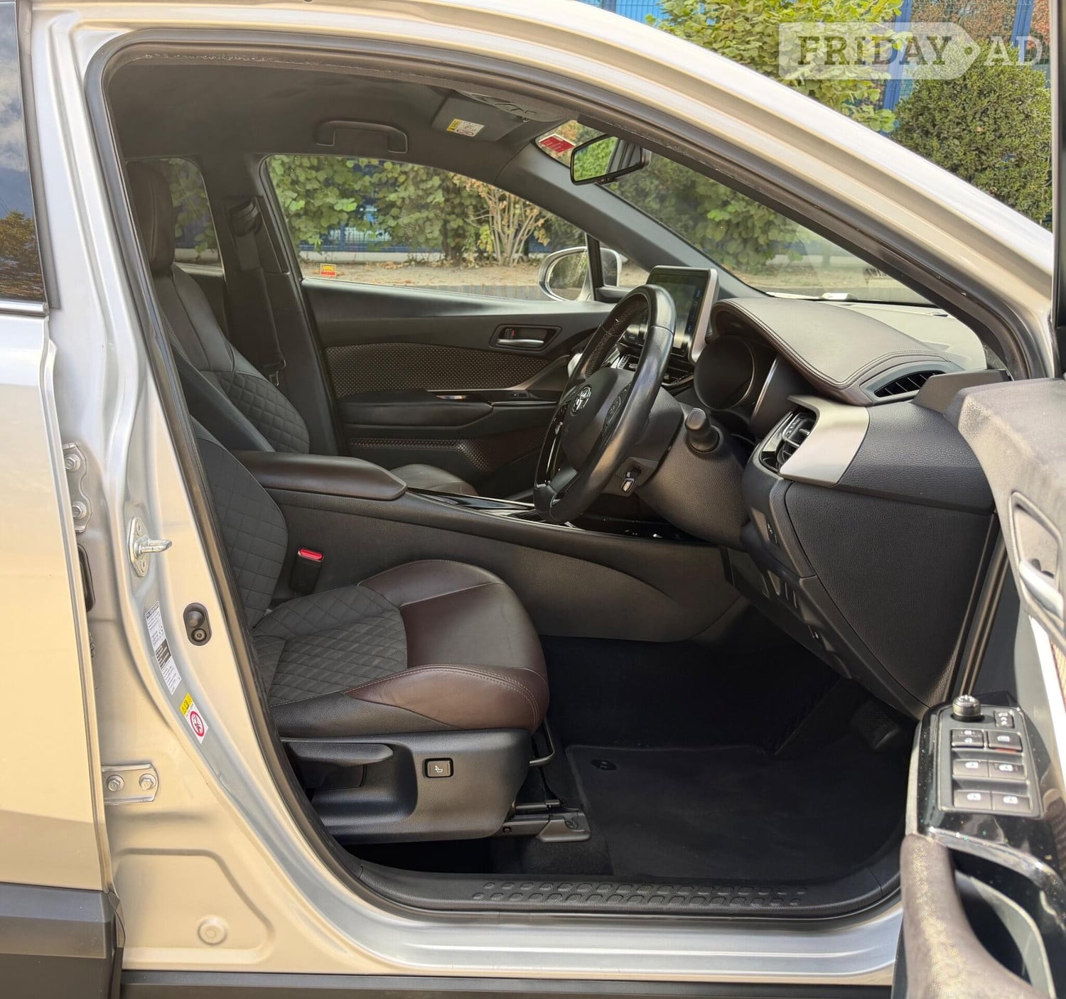 [ berth ]Toyota C-HR