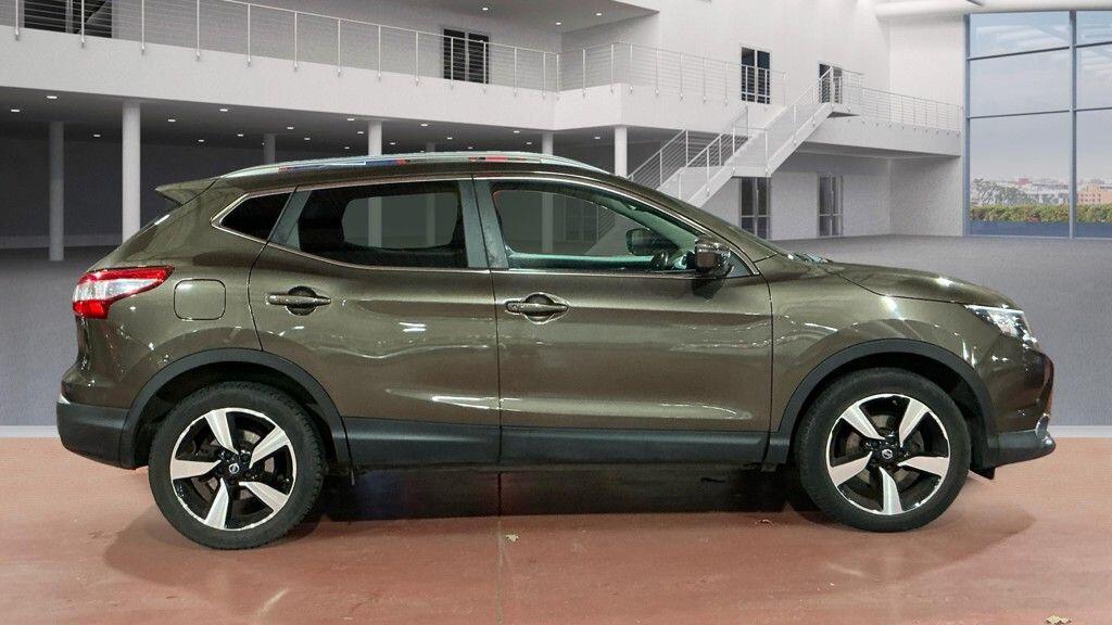 Nissan Qashqai 2016 - Cars