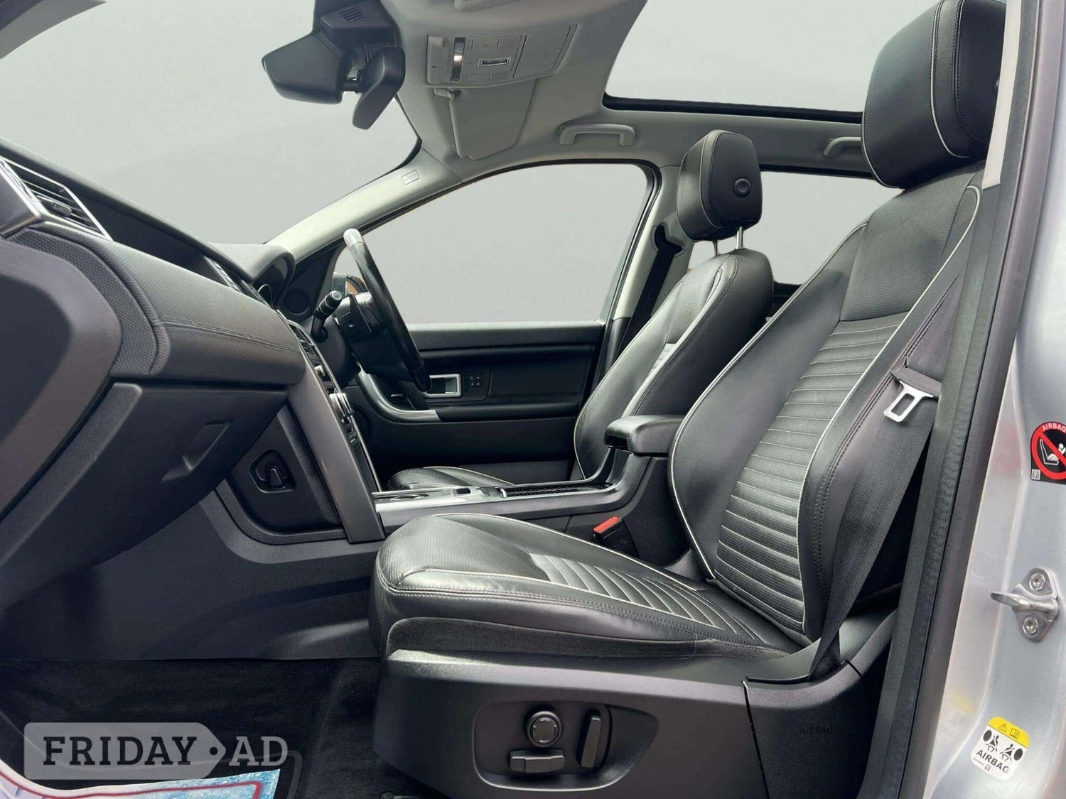 [ berth ]Land Rover Discovery Sport