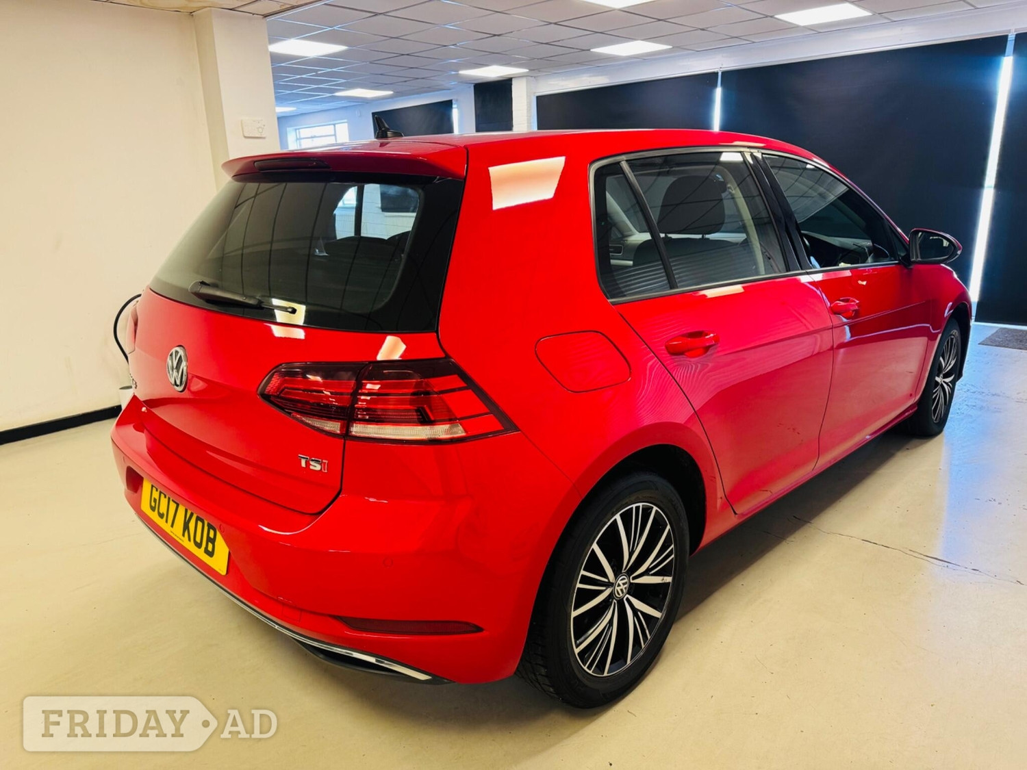 Volkswagen Golf 2017 - Cars in Stroud