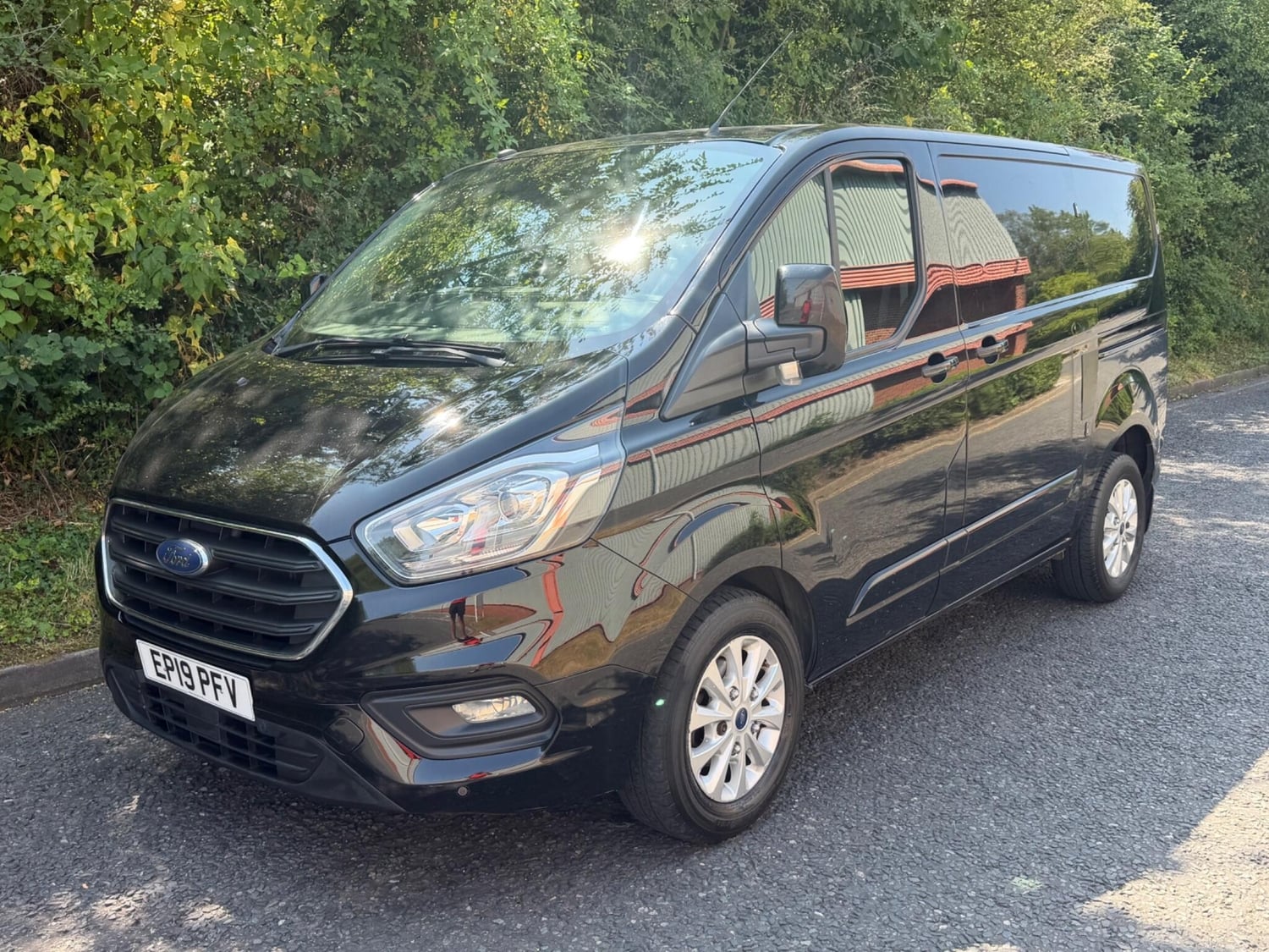 [ berth ]Ford Transit Custom