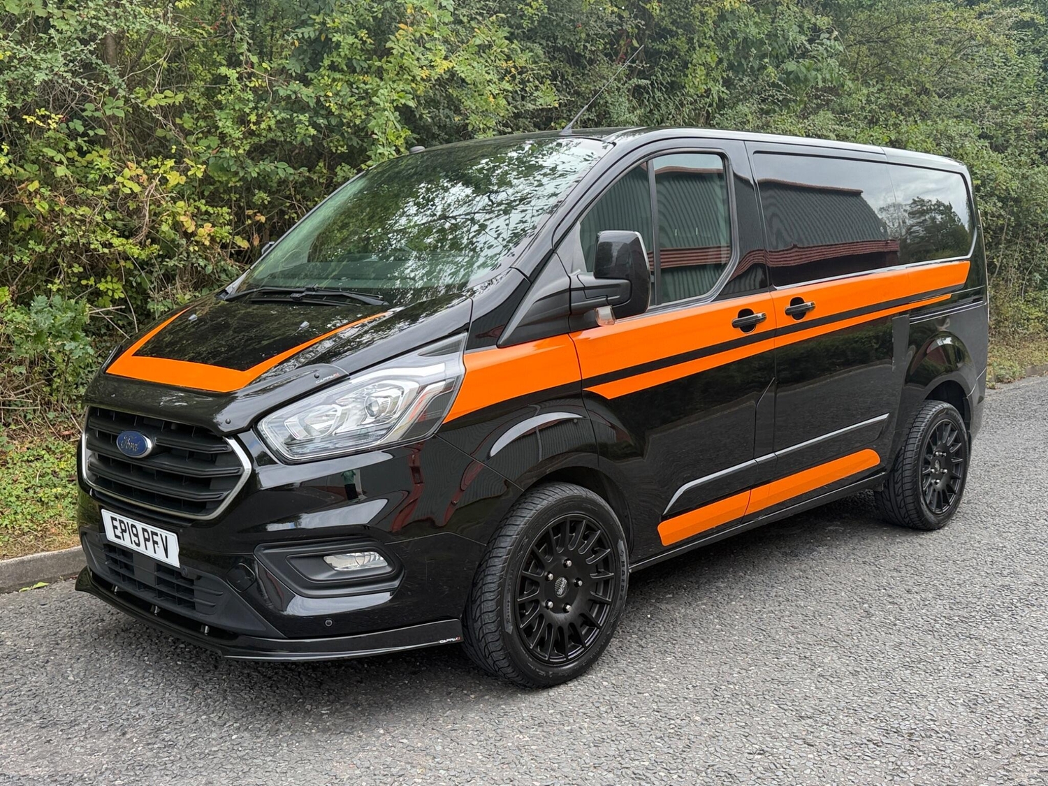 [ berth ]Ford Transit Custom