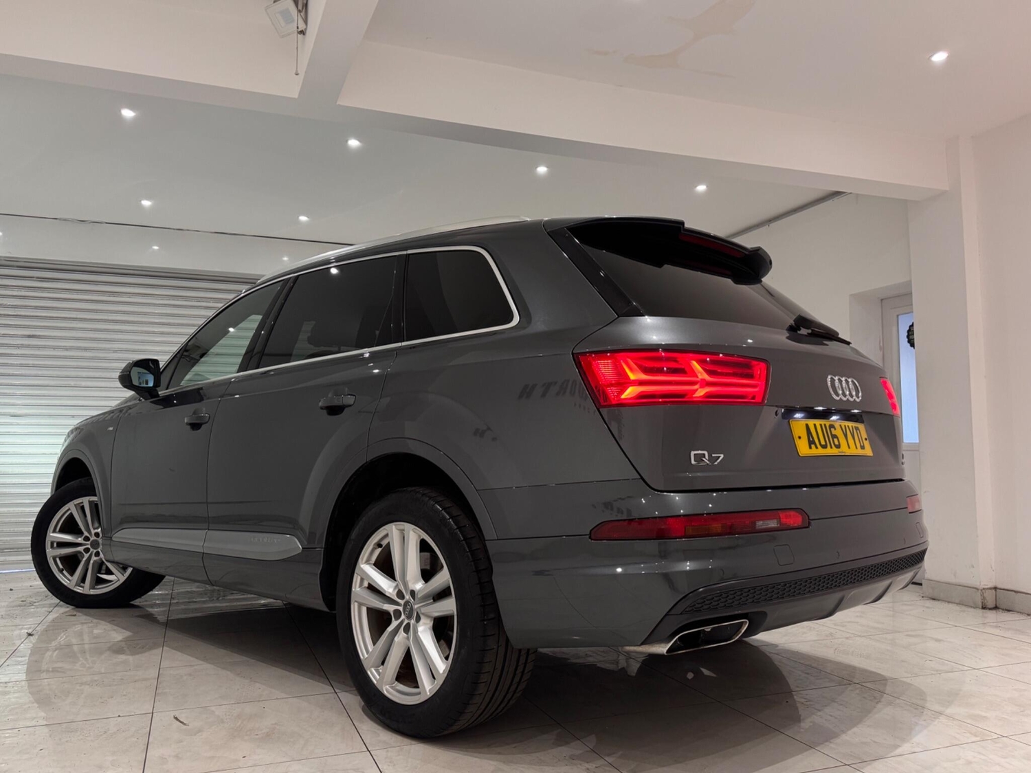 [ berth ]Audi Q7
