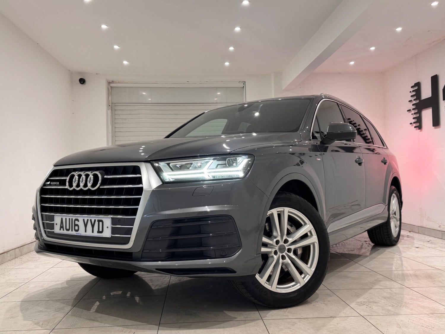 Audi Q7 2016 - Cars in Hounslow