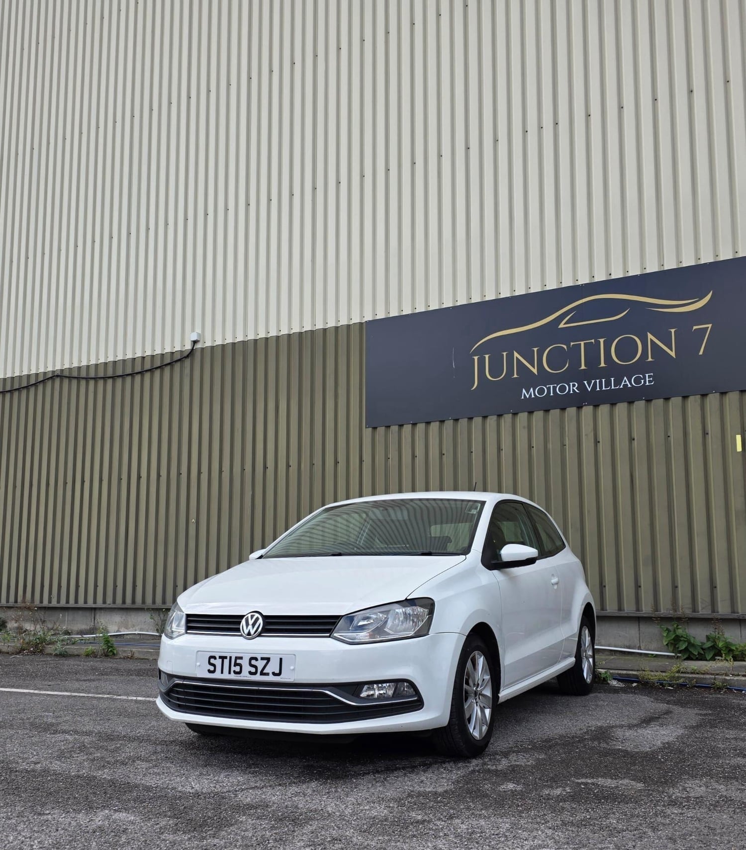 Volkswagen Polo 2015 - Cars