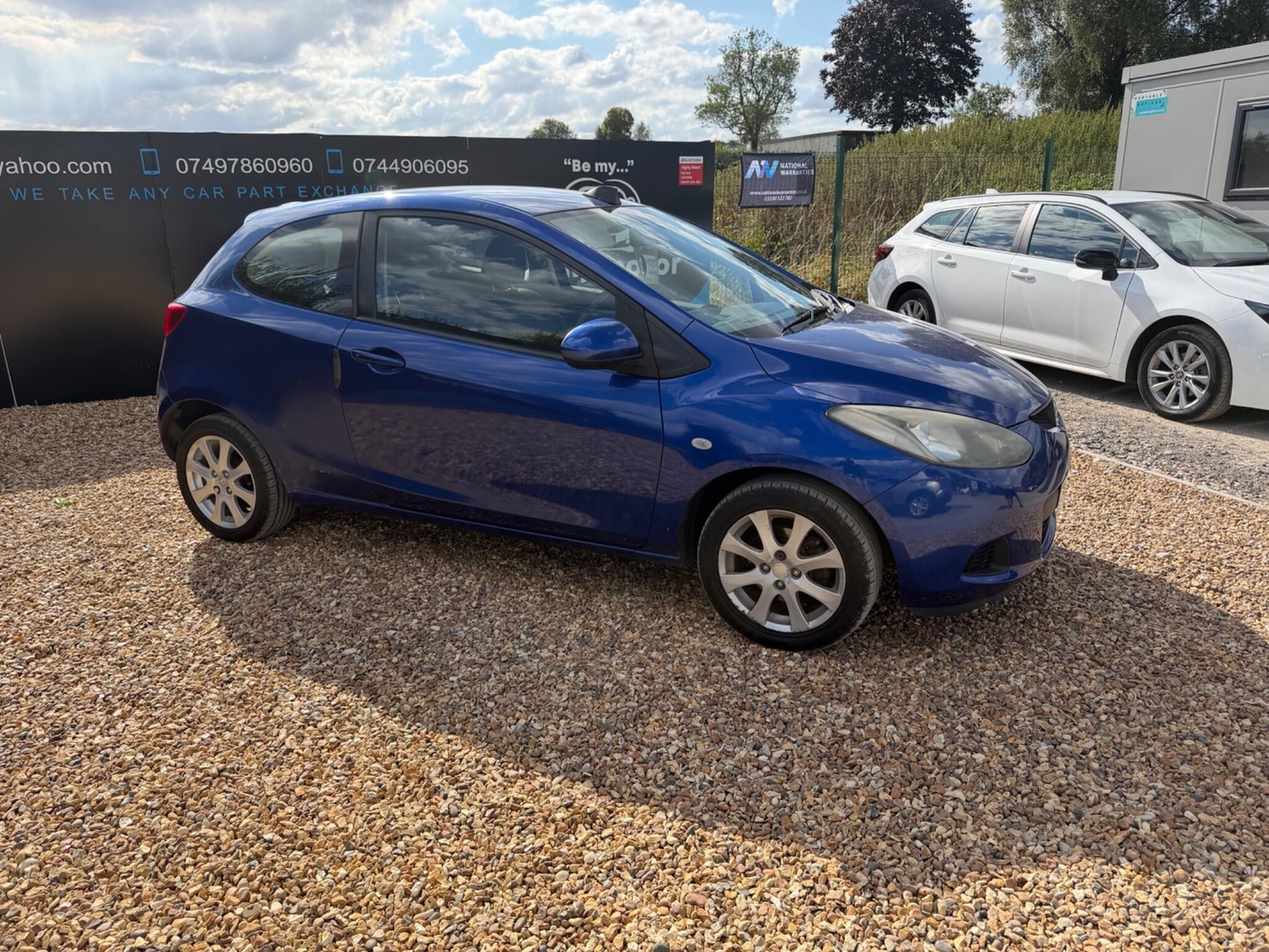 Mazda Mazda2 2010 - Cars