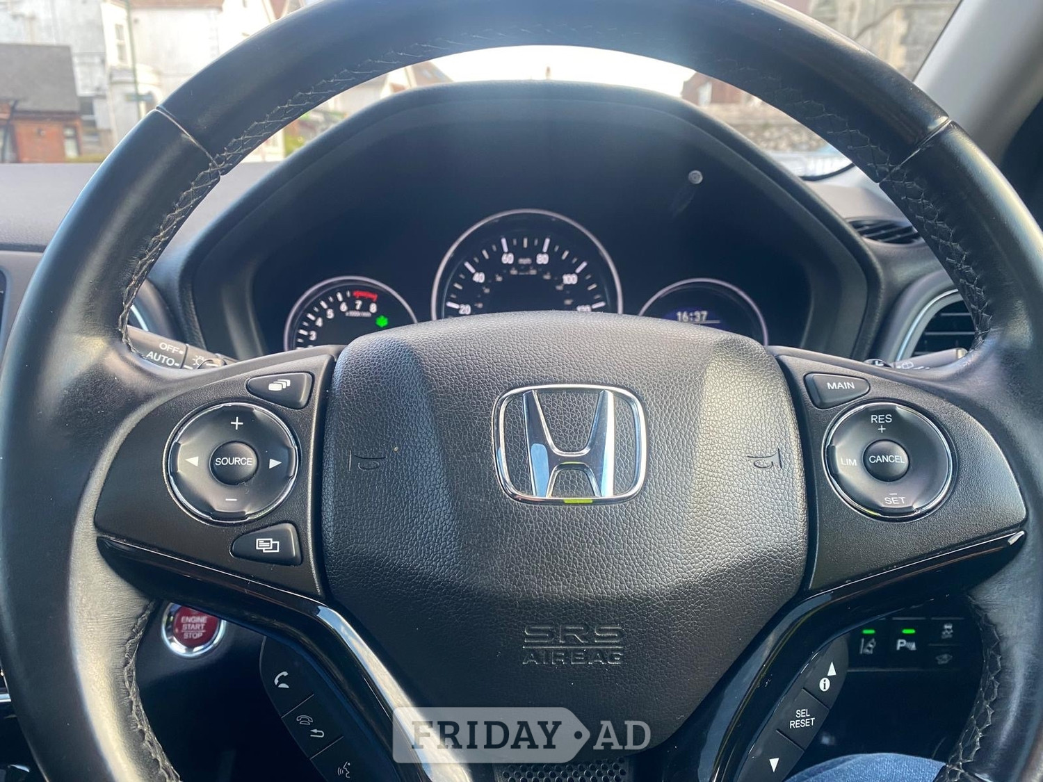 Honda HR-V 2018 - Cars in Lancing