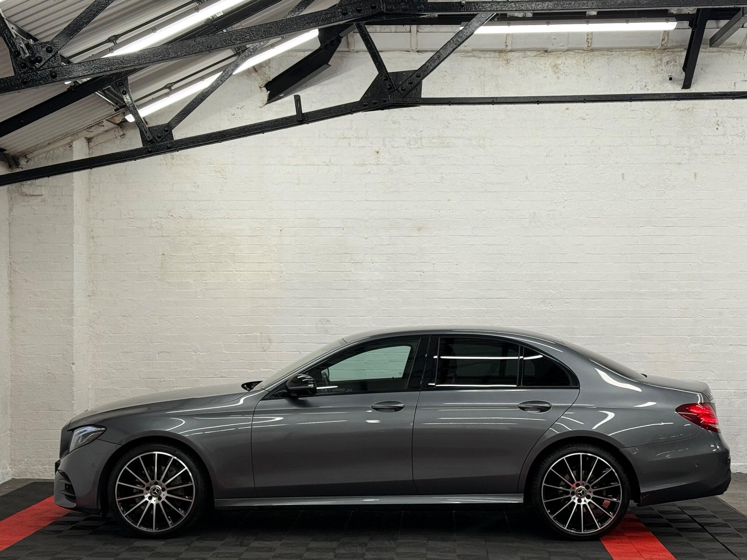 [ berth ]Mercedes-Benz E Class