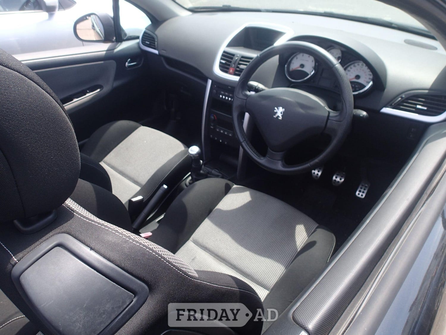 Peugeot 207 CC 2009 - Cars