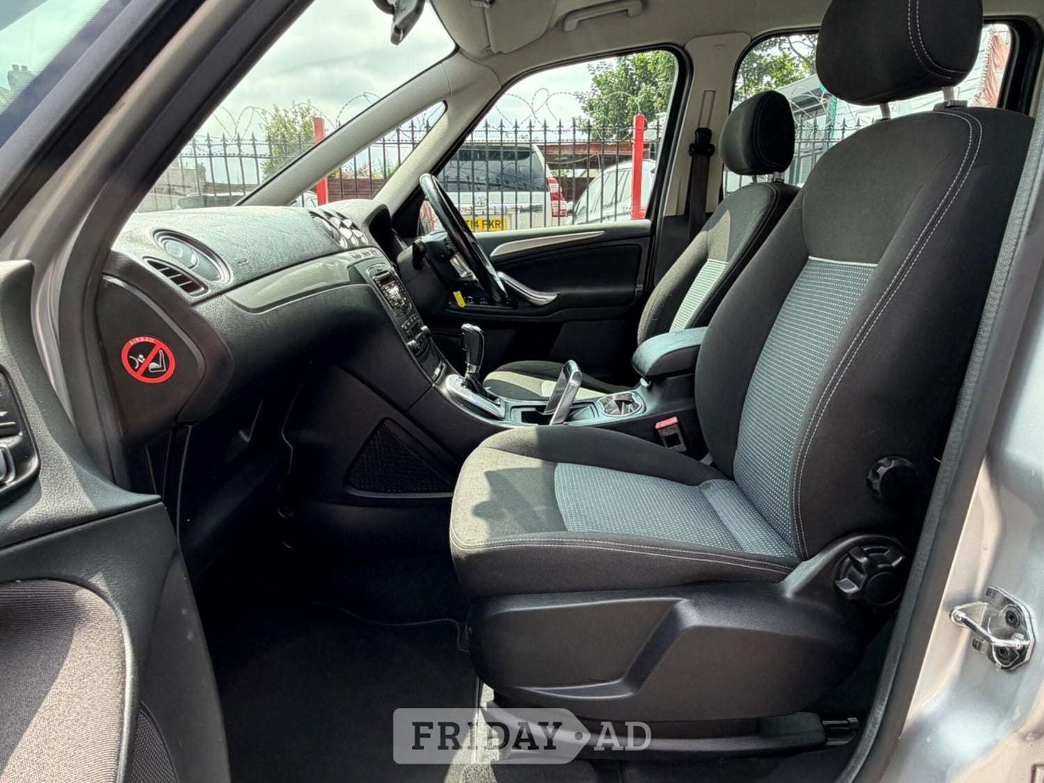 Ford Galaxy 2013 - Cars