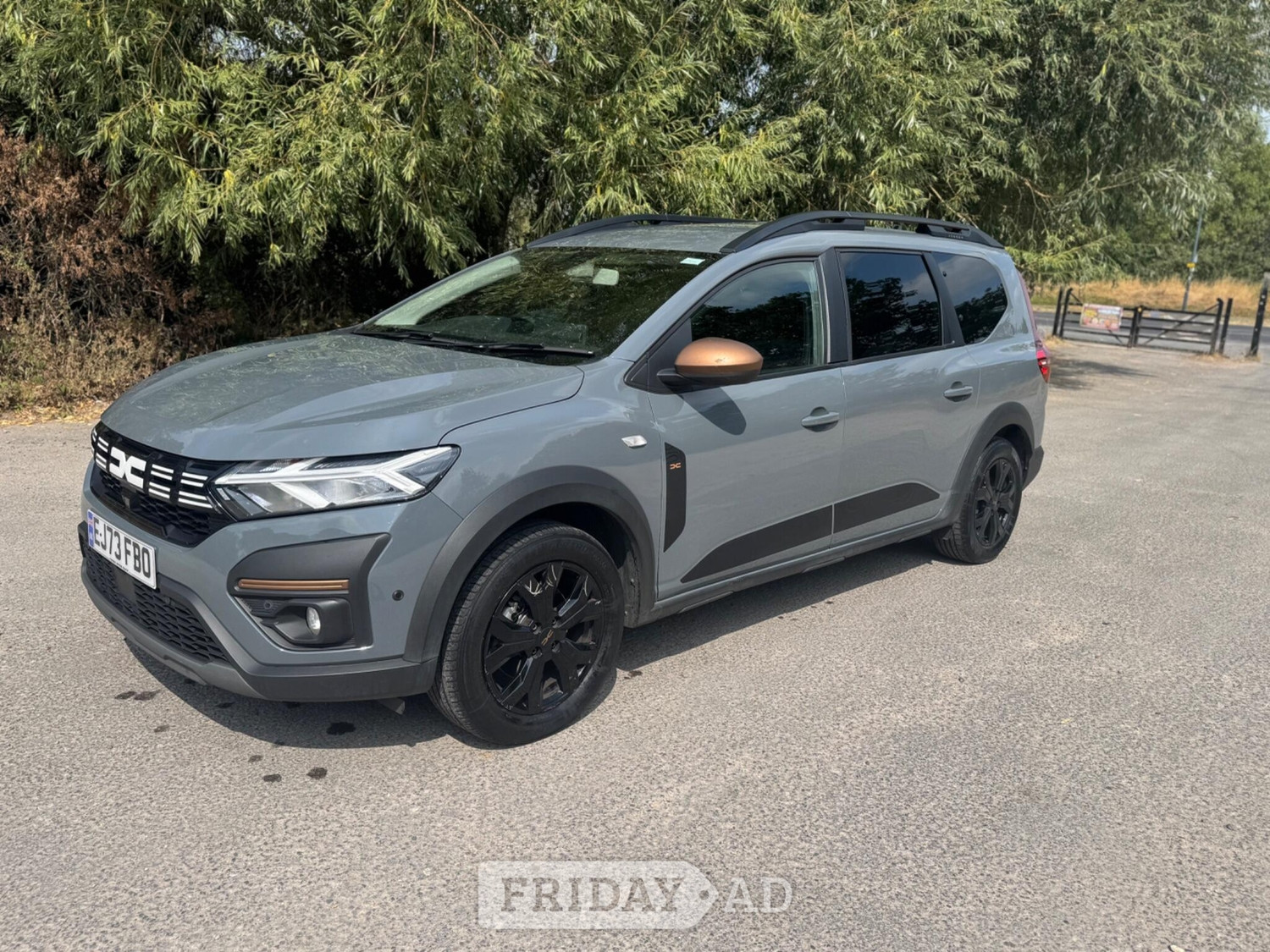 [ berth ]Dacia Jogger
