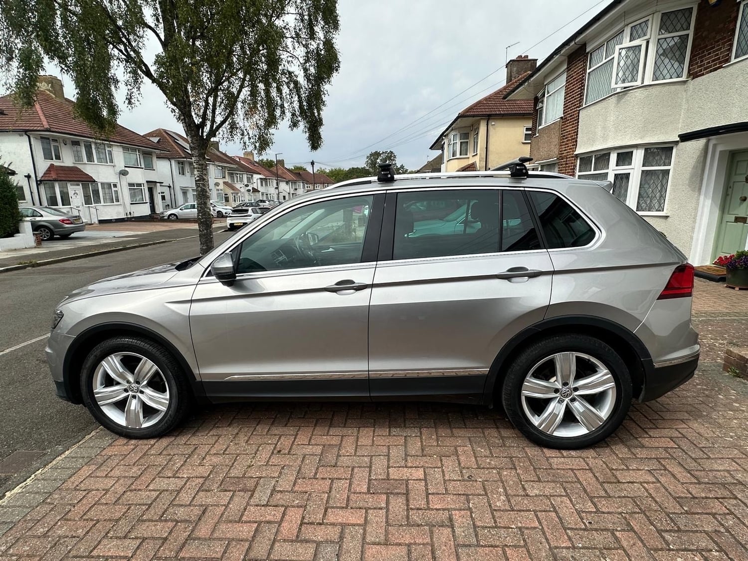 Volkswagen Tiguan 2020 - Cars in Brent