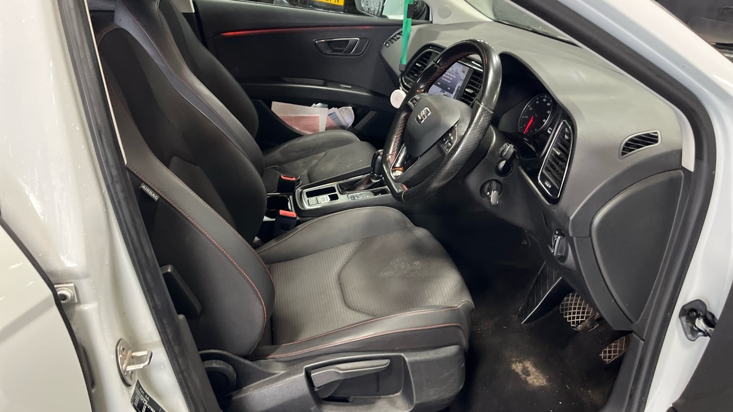 [ berth ]SEAT Leon