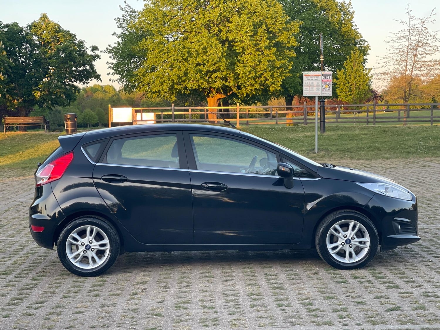 Ford Fiesta 2014 - Cars