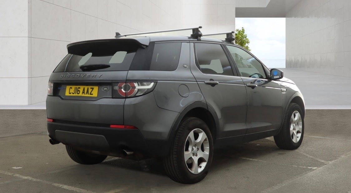 [ berth ]Land Rover Discovery Sport