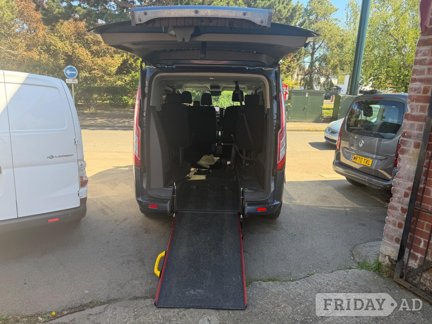 [ berth ]Ford Tourneo Custom
