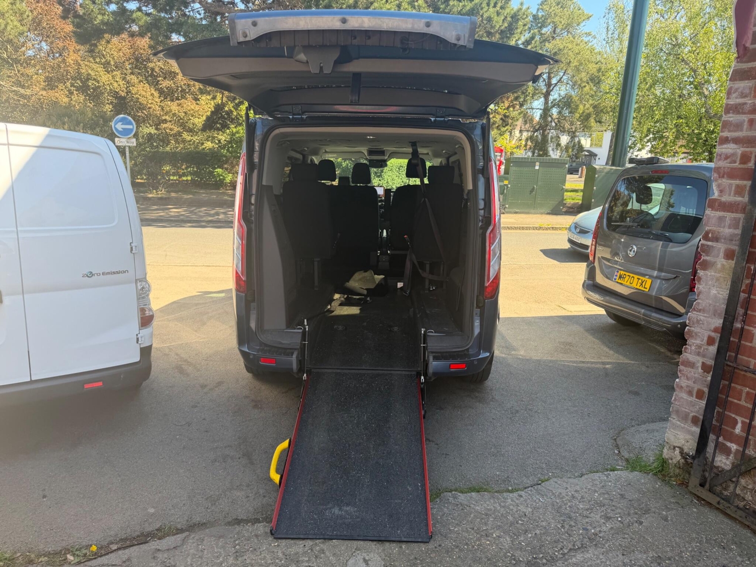 [ berth ]Ford Tourneo Custom
