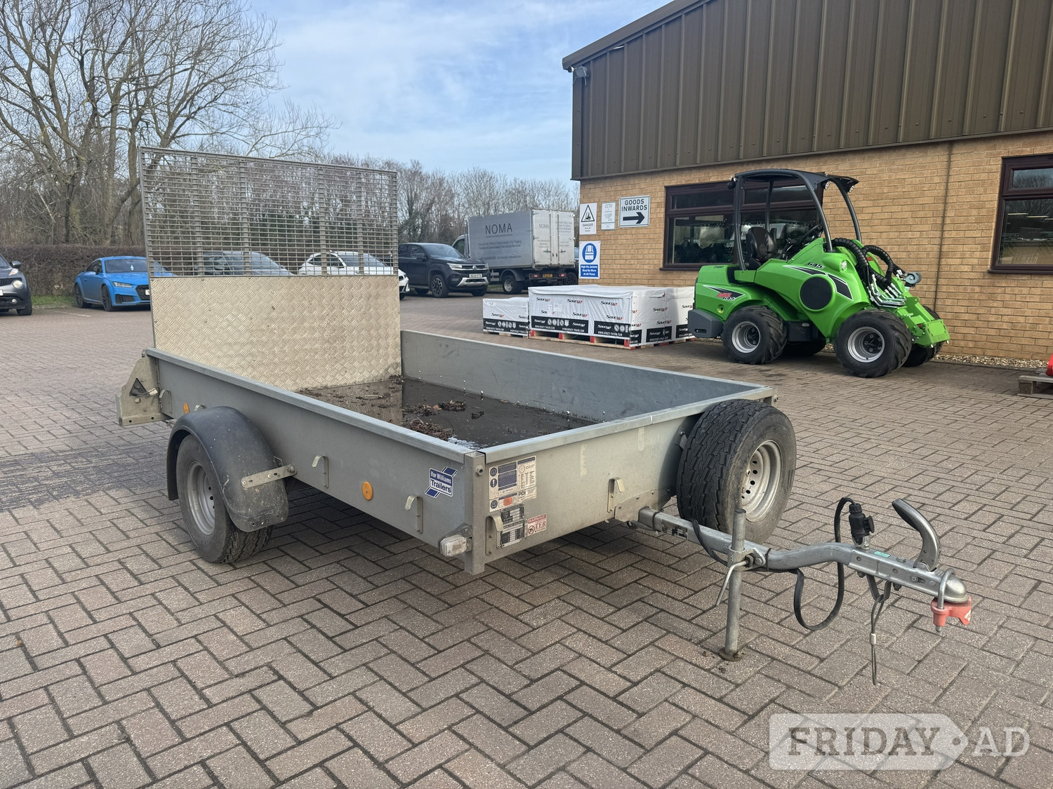 [ berth ]Ifor Williams P8e
