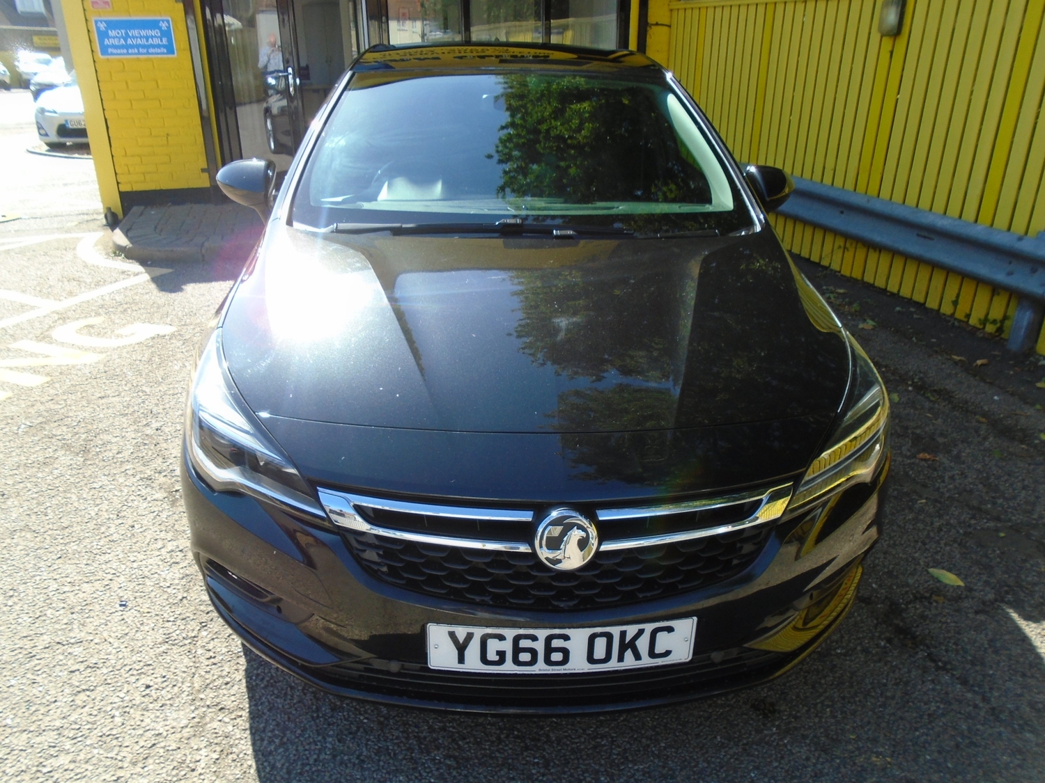 [ berth ]Vauxhall Astra