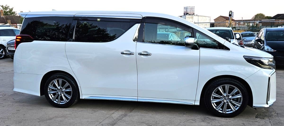 Toyota Alphard 2020 - Cars in March