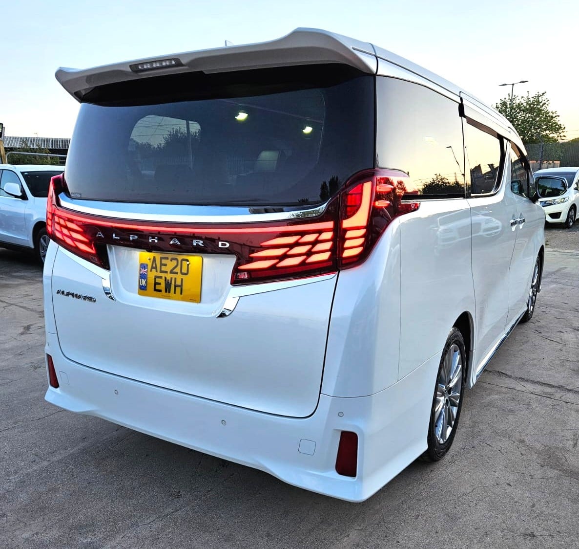 Toyota Alphard 2020 - Cars