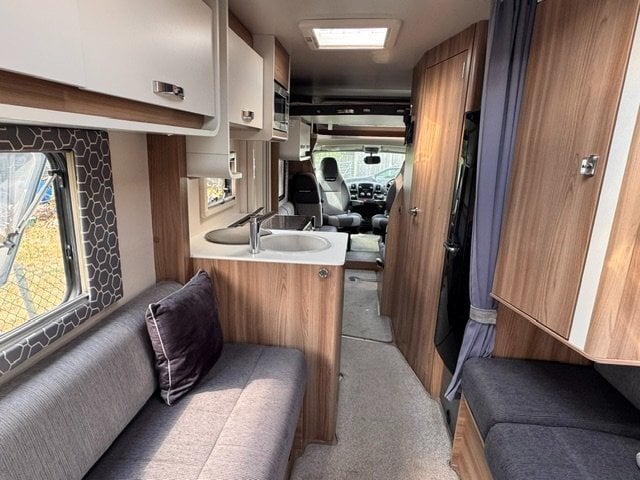 Swift Escape 674 2018 for sale - Motorhomes & Caravans in Kingston Bagpuize